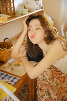 帮老师解开蕾丝奶罩吸乳